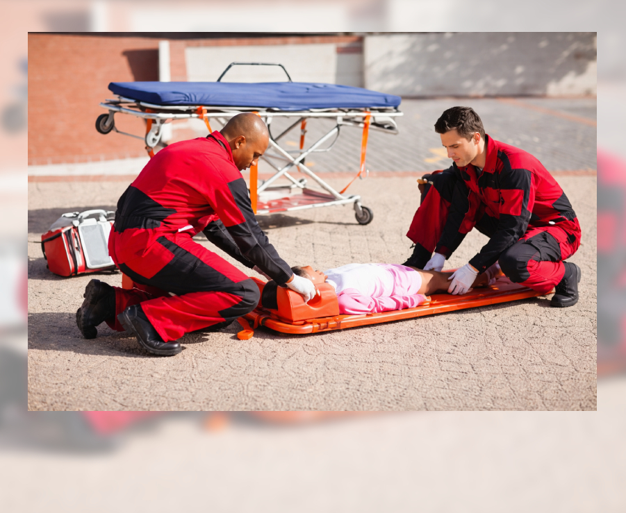 Conoce las diferencias entre camilla nido y camilla plegable, sus usos y ventajas para rescates. Guía rápida para elegir la mejor opción.