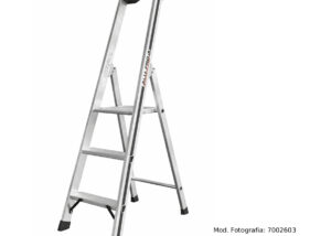 Escalera de aluminio con plataforma, de peldaño ancho y bandeja para las herramientas. Fabricada conforme  a la norma UNE-EN 131 de Escaleras.
